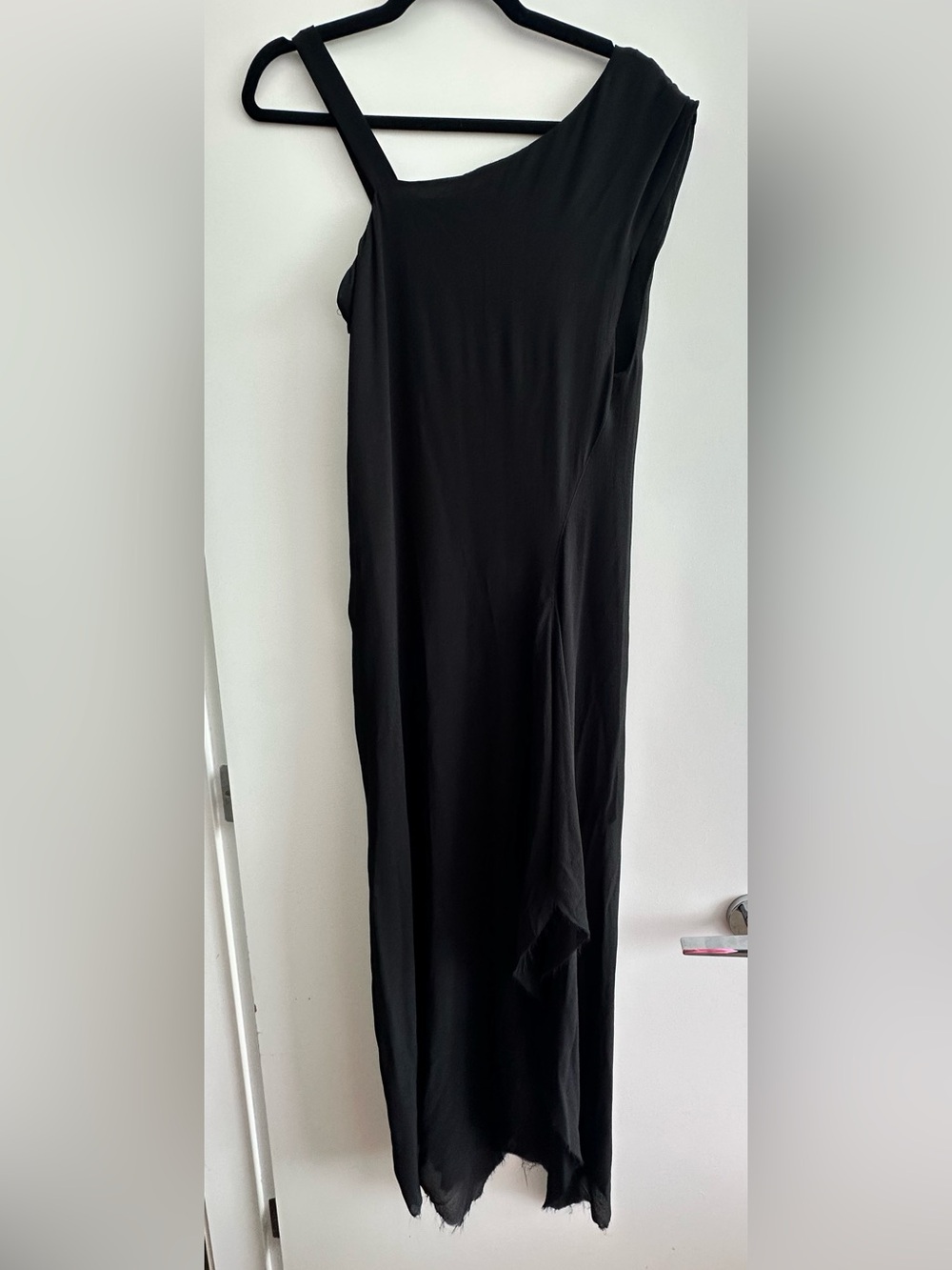 Isabel Benenato Black Dress - Classic Sleek Design